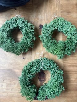 Set Of 3 Hanging Mini Wreaths