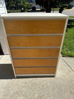 Dresser