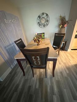 Juego de comedor de 4 sillas