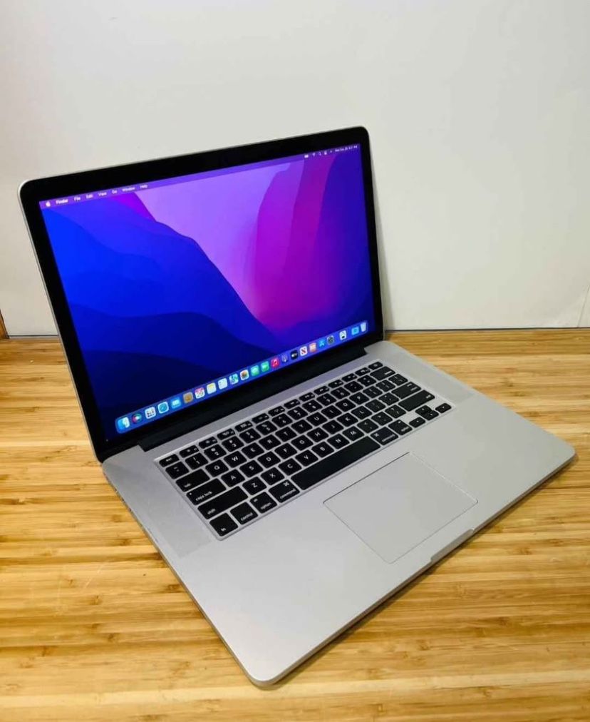 Apple MacBook Pro Laptop 15”