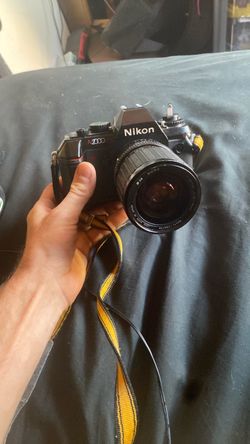 Nikon N2000