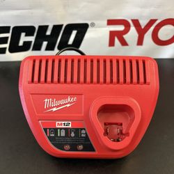 Milwaukee M12 Charger