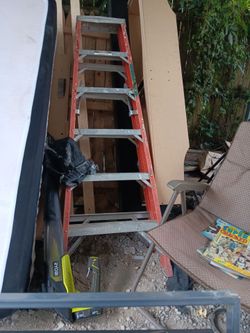 6 ft. wiener step ladder