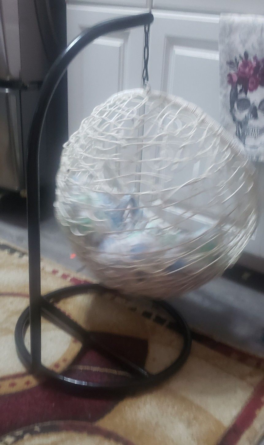 Hanging Cat Egg