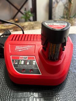 Milwaukee M12 Battery Charger with Battery and light