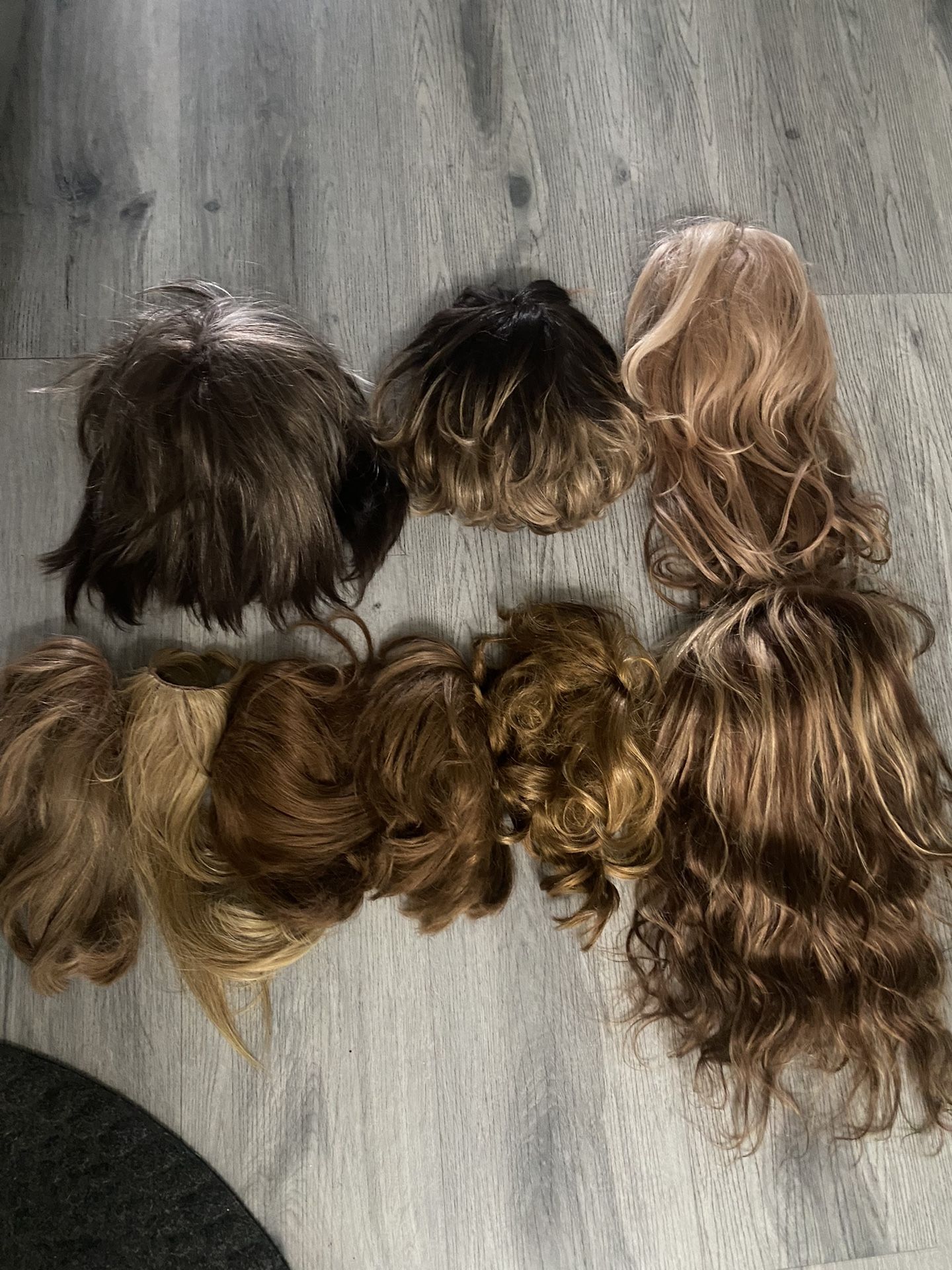 Beautiful Wigs And Hair Clips All For $40 . 