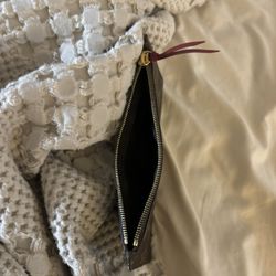 Authentic Louis Vuitton (LV)