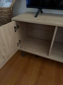 Light oak TV Stand