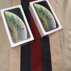 Apple iPhone XS Unlocked New Sealed Unopened $900 Each 