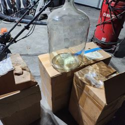 3-6gal Glass Jugs Brand New ..40 Each