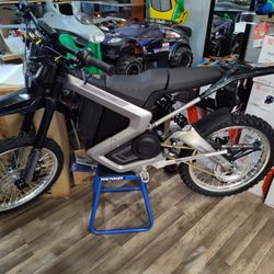 E-Moto Electric Dirt Bike Rwarr Mantis 72v