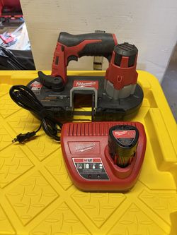 M12 12V Lithium-Ion Cordless Sub-Compact Band Saw