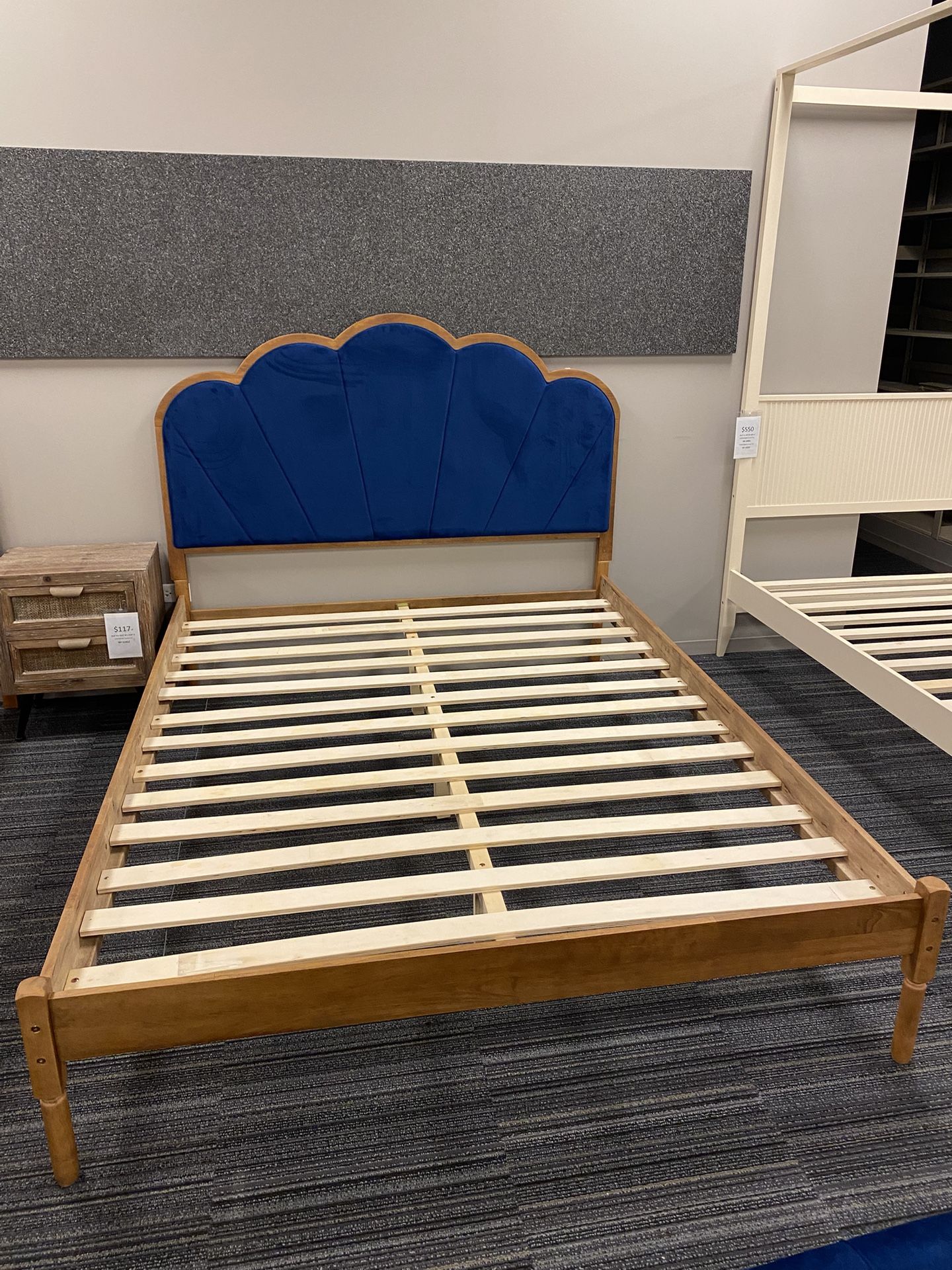 Hadria Queen Platform Bed