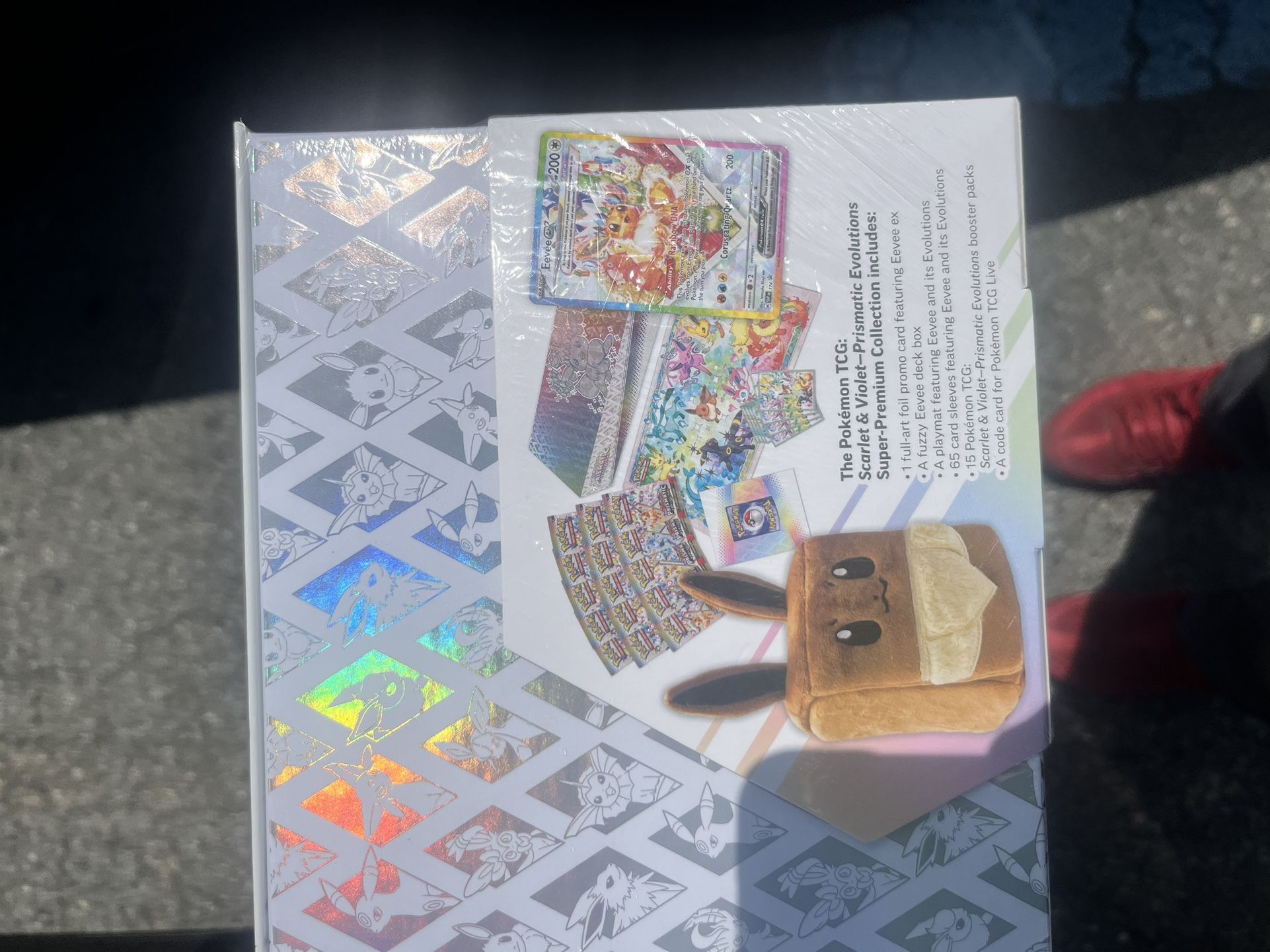 Prismatic Pokémon Super Premium