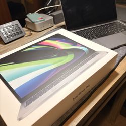 M1 MacBook Pro 13”