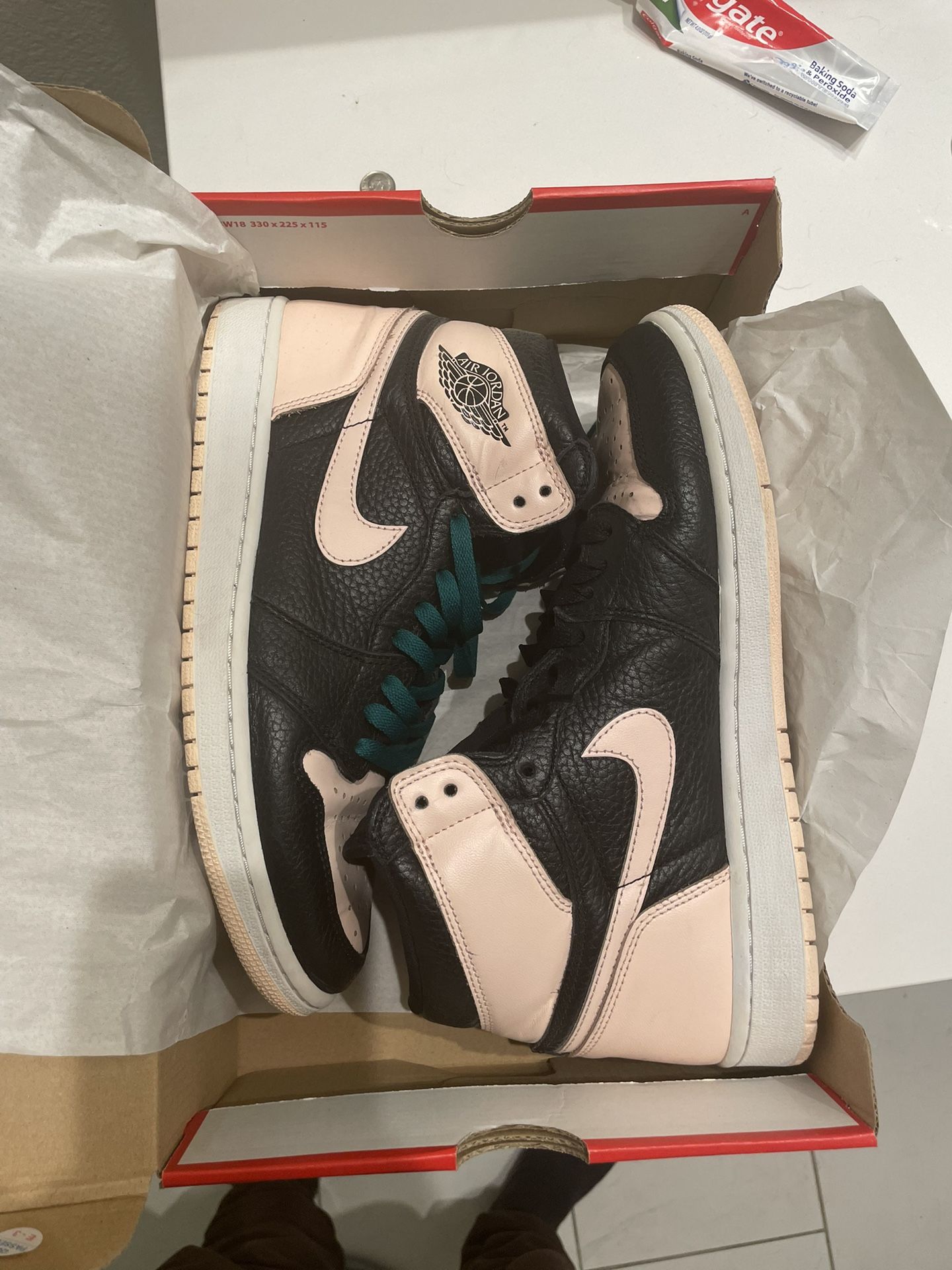 Jordan 1s Pink Size 10.5 