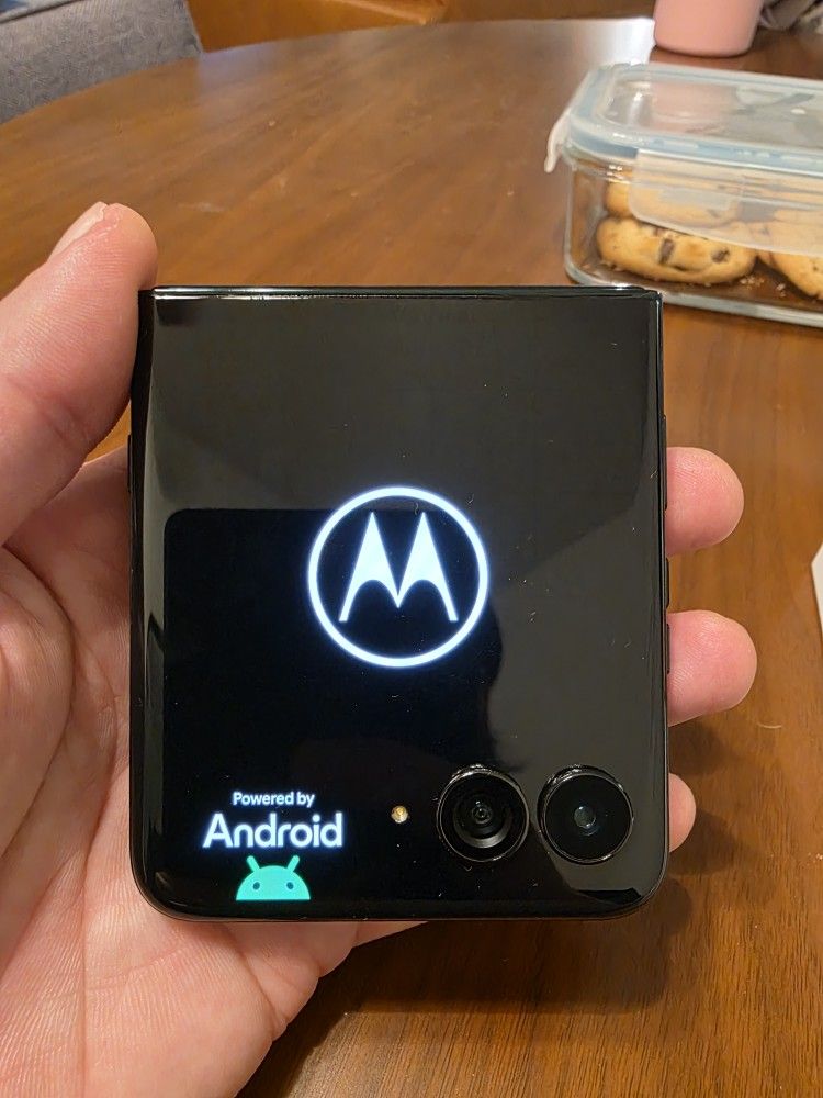 Moto Razr Ultra 2025