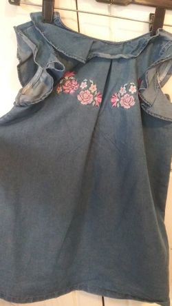 Girl denim dress size 6 new condition pick up in oak cliff