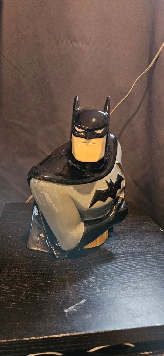 Vintage 1997 Warner Bros Studio Store Batman Cookie Jar