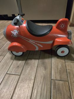 Radio flyer retro rocket