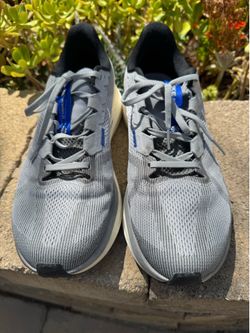 Nike men’s running shoes Size 11
