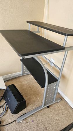 Compact computer or laptop desk
