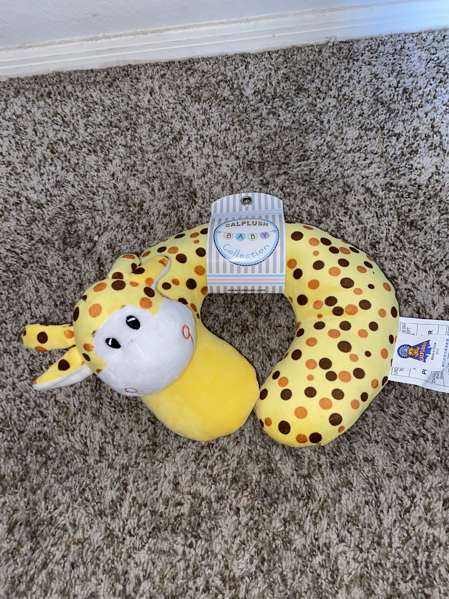 Calplush Baby/ Toddler Yellow Neck Pillow Comfy Giraffe NEW