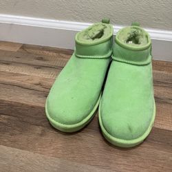 Green Uggs Good Conditions Worn Once 