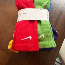 Brand new 6 pack of Nike socks