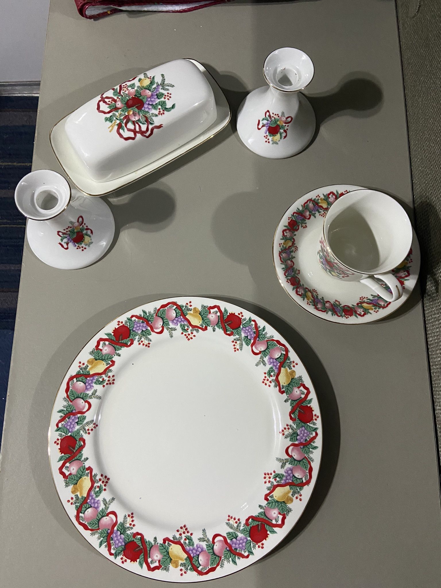 Vintage Cranberry Hill Dinner Set