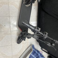 Elecric scooter with sit