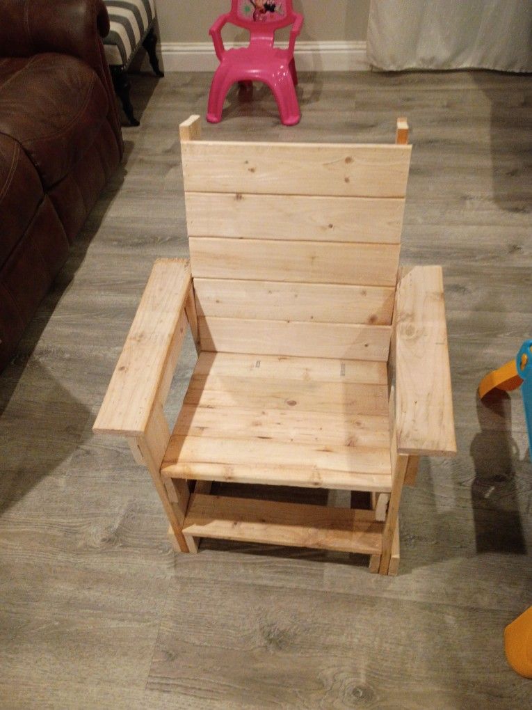 WOOD KIDS CHAIR