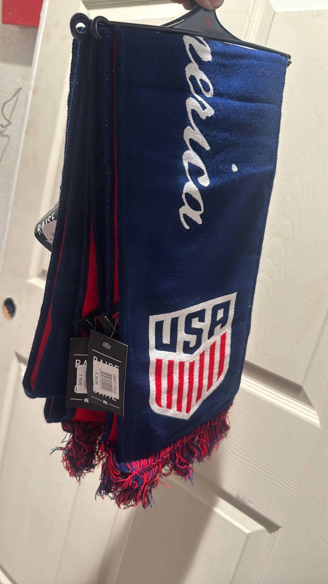 NEW !!!!USA Scarf