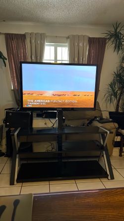 Free….Samsung 50” Not Smart TV 📺 w/table….Free ( Read description)