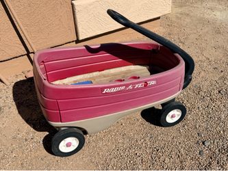 Radio Flyer Red Plastic Kids Wagon