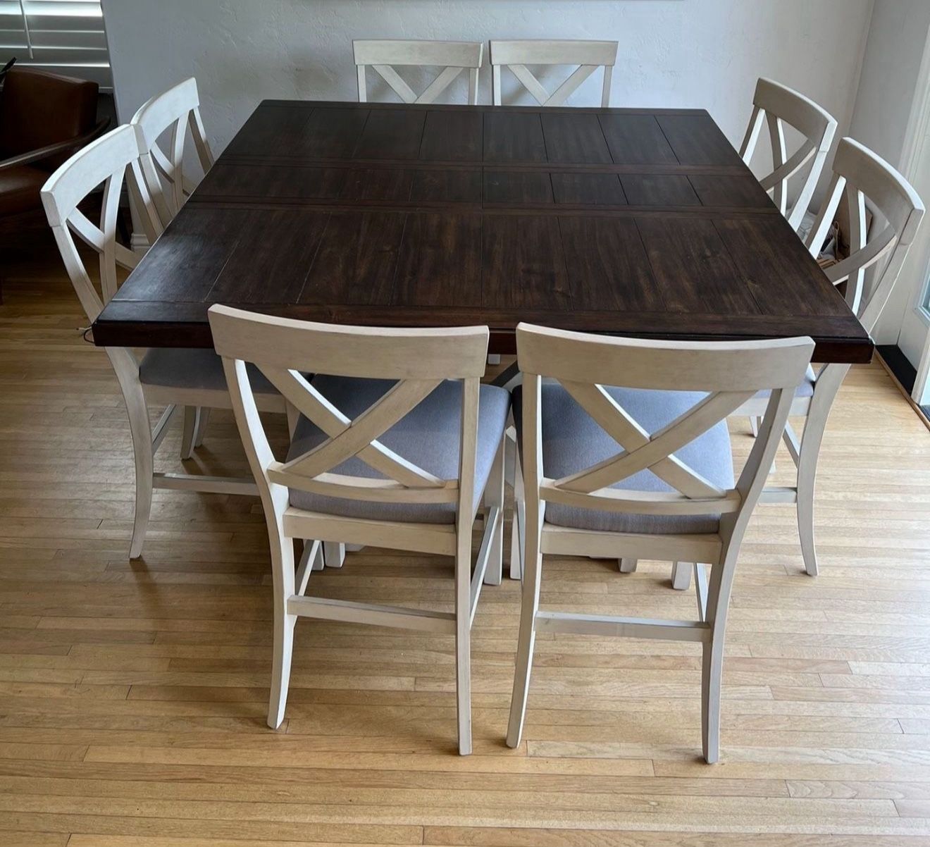 Farmhouse Table With Chairs
