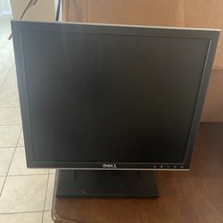 17’ Dell Flat Panel Monitors