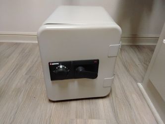 Sentry fire proof safe