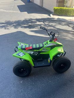 Razor electric dirt quad, green