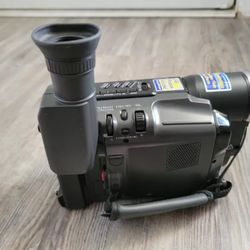 JVC Compact VHS Camcorder GR AXM23OU