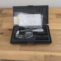 MITUTOYO Digital Micrometer: 0 in to 1 in , Digital, ±0.00015 in Accuracy