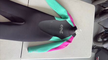 Girls O’Neil wetsuit