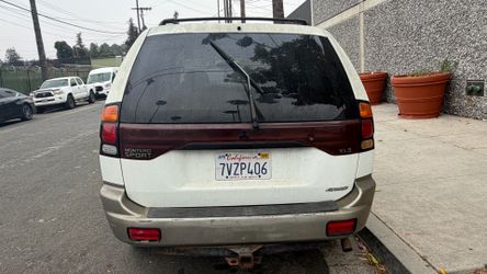 2000 Mitsubishi Montero sport