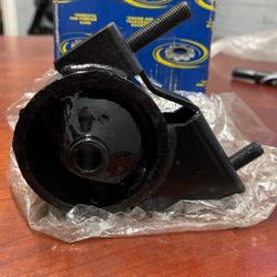 Engine Mount Geo/Toyota