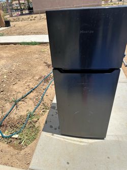 Hisense mini fridge
