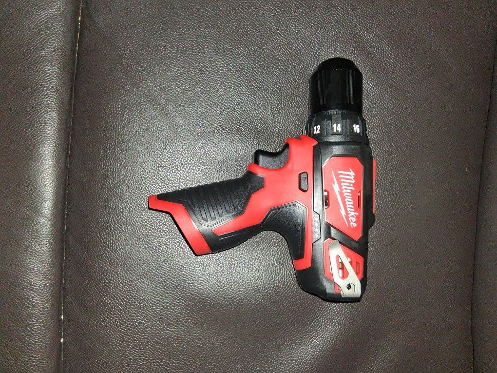 Milwaukee Drill/Driver M12  NEW