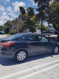 Ford focus SE 2012 in good condition
New touch screen radio Bluetooth, AC , Alarms....
Work great $4600  title in hand ..
Low prices will be ignored..