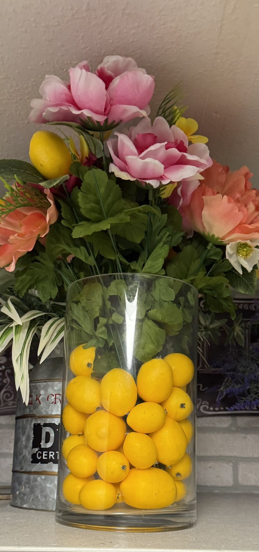 Thick Glass Vase With Lemons