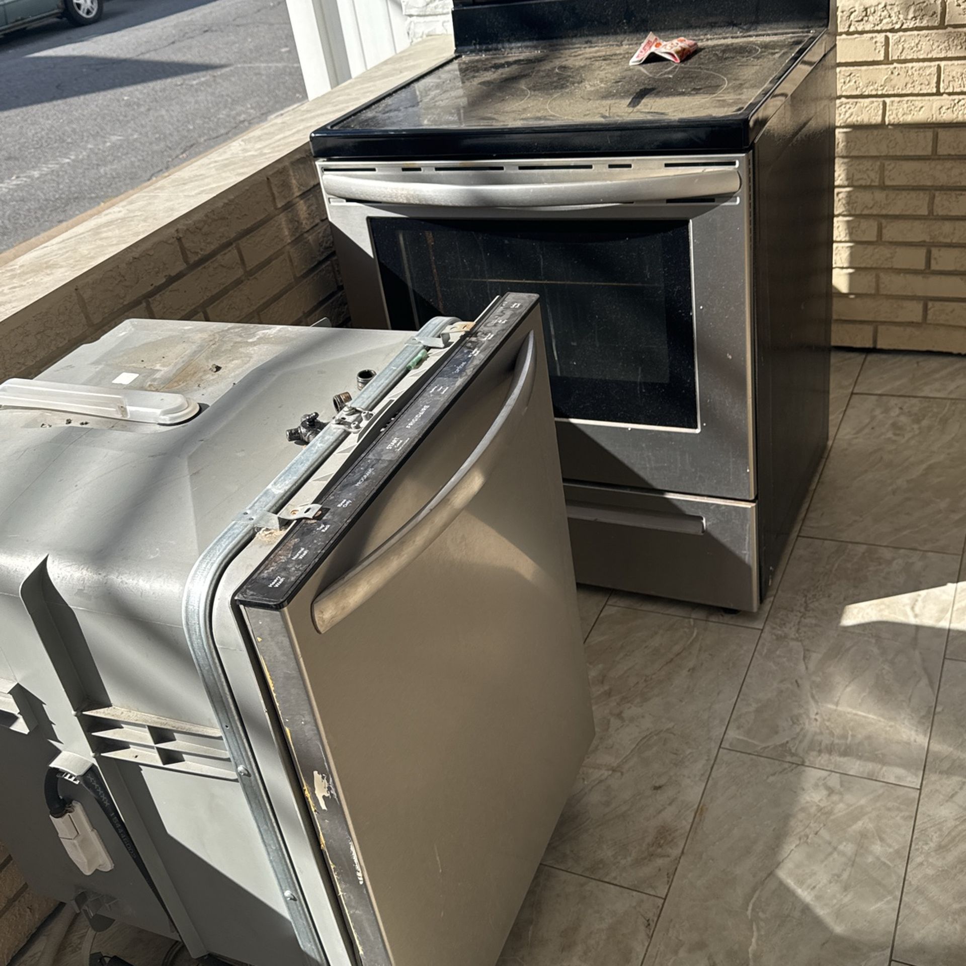 Electrict Stove and Dish Washer