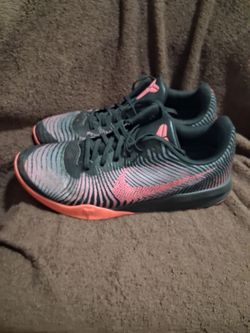 Nike kb mentality 2 black pink blast size 11
